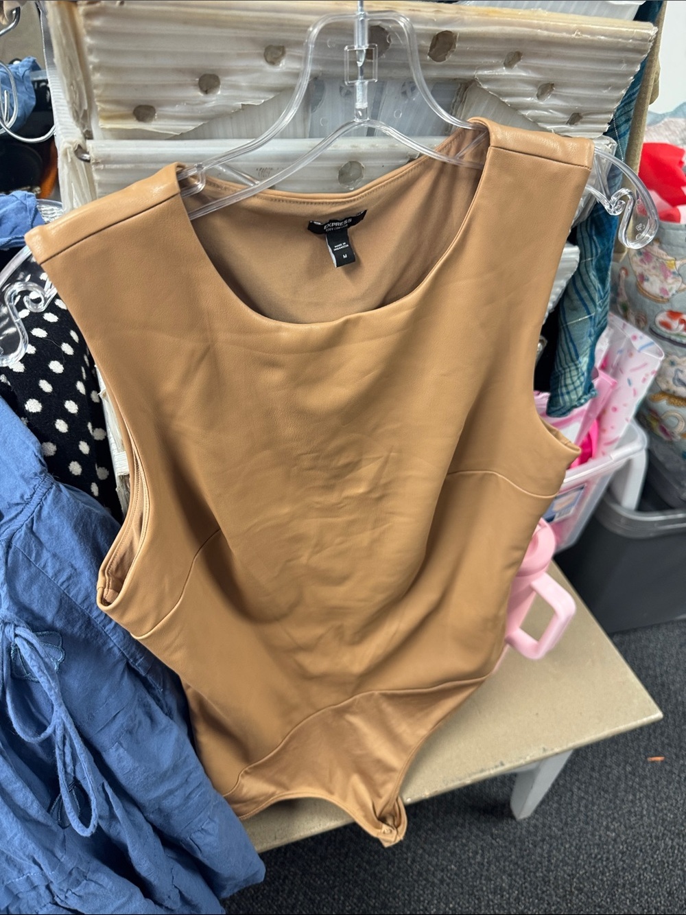 Express faux suede bodysuit M // 073128